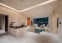 Zaiye · Luxury VI LLA Designer's Boutique Stay (Zhenyuan Ancient Town Zhusheng Bridge)