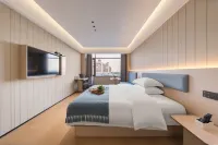 Xingcheng Hotel (Bijie Weining Caohai Railway Station)