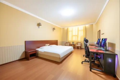Jingyue E-Sports Hotel (Zhuge Liang Square)