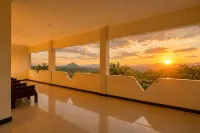 Oak Lawang - vue sur la montagne