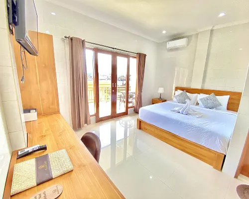 Rumah Candri Hotels near Mozaic Restaurant