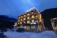 Elysian Heights Hotel - parking