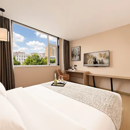 Wee light luxury hotel
