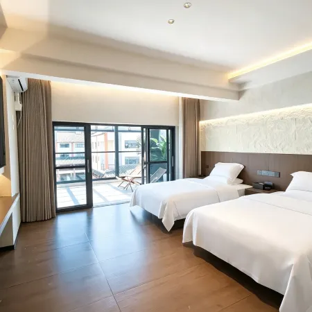 Shiping Yunshuijian Private Hot Spring Homestay (Yilong Lake)