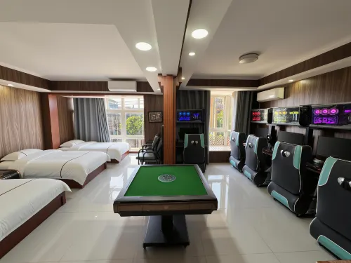 Longteng E-Sports Hotel (Huangmei) - 2-Star