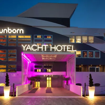 فندق يخوت لندن صن بورن Hotels near تاور هامليتس