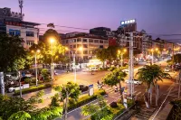 Wuyue Frontier Homestay (Dongxing National Gate) - parking