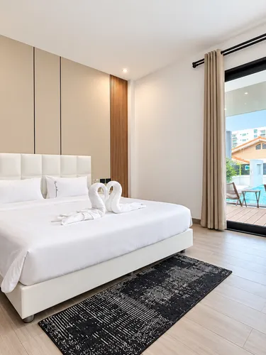 รูปภาพของPratumnak Luxury 5BR Pool Villa KTV BBQ