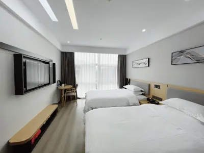 杭州鉑蘭飯店（濱江寶龍城偉業路地鐵站店） 浙江機電職業技術學院附近的飯店