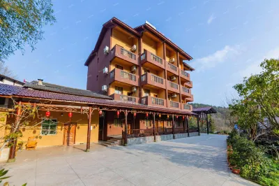 天生三橋瑗纖飯店（天坑地縫店） 天龍天坑附近的飯店