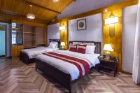 Mingyue Mountain Lingquan Jingshe Art Homestay Hotels near Symphony No. 6 of the Hot Spring Town