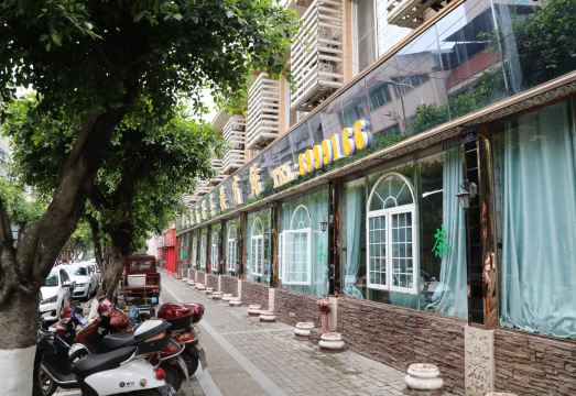 호텔 입구 전경