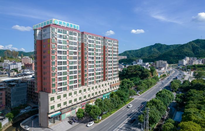 シティ コンフォート イン(CITY COMFORT INN)ホテル（和平大道）