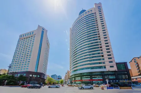 Zhuote Apartment (Qingdao May Fourth Square)