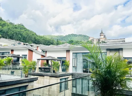 Wuzhishan Yisuli Theme Hotel Отели рядом с достопримечательностью «Hainan Open University Wuzhishan Branch»
