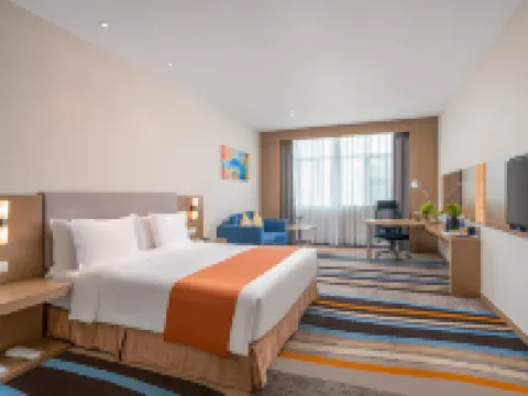 City Holiday Hotel  Guangzhou Baiyun Airport Renhe Metro Exit B Hotels in Guangzhou