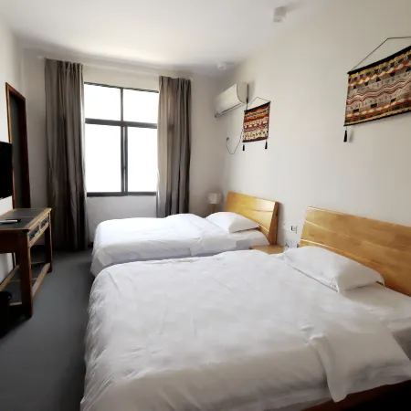 Chongyang Baopuzi Gexian Hotel