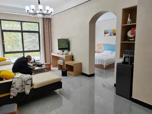 Zhenbashan Bieyuan Hotels in Zhenba