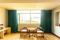 Guiguang Business Hotel Hotels near Hezhou University (West Campus)