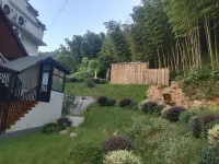 Jinwan Huiguniang Guesthouse Hotels in Guangde