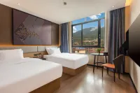 IU Hotel (Batang County 318 National Road Branch)