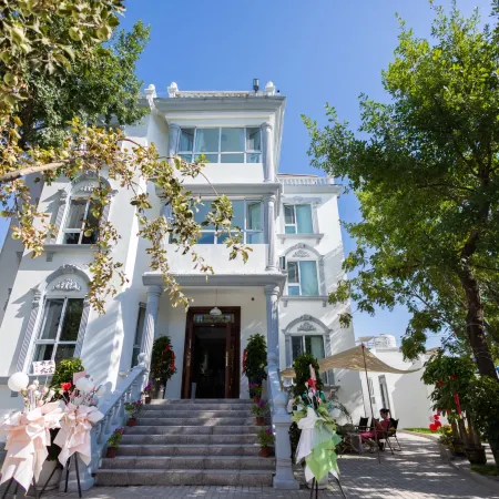 Yining Huayujian homestay