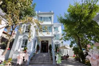 Yining Huayujian homestay