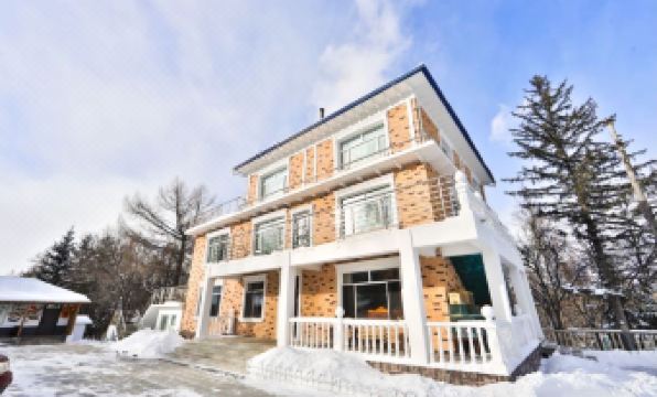 Linshuiju View Homestay (Changbai Mountain Magic World Scenic Area)