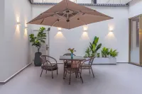 HanTing Hotel (Changxing Lishi Square Zhongyang Avenue) Hoteles cerca de Changxing Bus Terminal