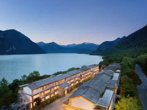 Himalayas Basongcuo Resort Hotel Hotel di Gongbo'gyamda