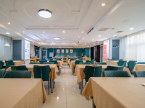 Grey Whale Smart Hotel (Baoding Train Station) Hotels in Baoding