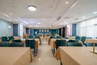 Grey Whale Smart Hotel (Baoding Train Station)