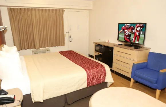 恩菲爾德紅頂酒店