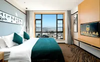 Golden Hotel