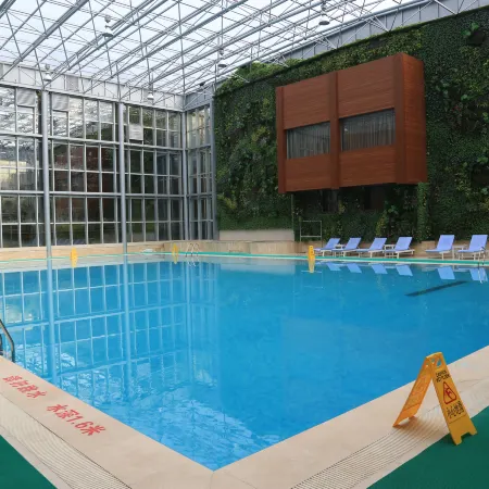 Emeishan Grand Hotel (Emeishan Scenic Area Baoguo Temple)