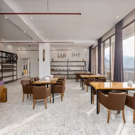 Mountain House Hotel & Restaurant