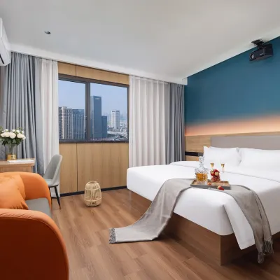 Qingzhu Xiyou Hotel (Bayi Square) Hotels near Bayi Square Station