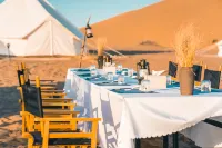Dunhuang Fantu Tourism Desertt Camping Base