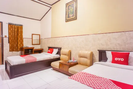 OYO 2180 Vina Vira Hotel Отели в г. Banda Sakti