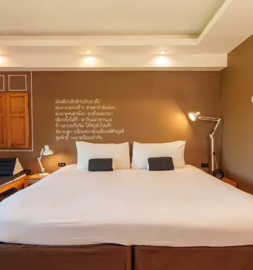 ห้องดีลักซ์ เตียงใหญ่ 1 เตียง