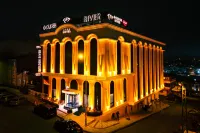 Golden River Hotel by Continent