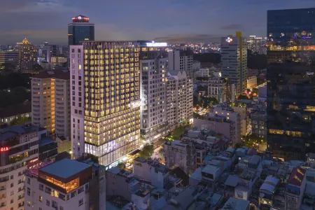 Signature by M Village Le Thanh Ton Отели рядом с достопримечательностью «Hutech University of Technology»