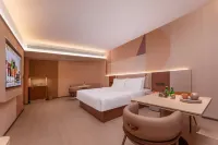 Orange Hotel (Yangzhou Wanda Plaza Baixiang Road Branch) Hotels near Ziyangyuan Duogongneng Jianshen Leisure Square