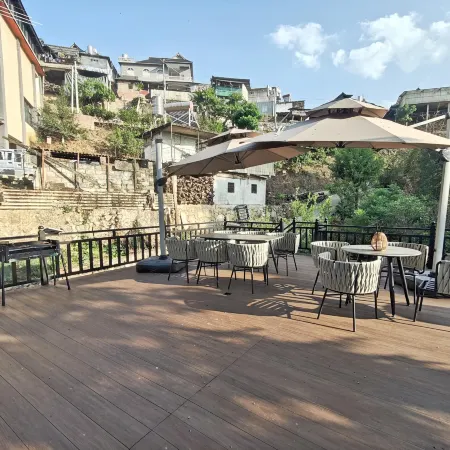 Meng Hai Yi Ke Shu Guesthouse