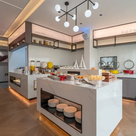 Ease Hotel (ZiGui Qu Yuan Hometown Store)
