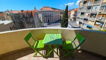 Croparadise Hostel