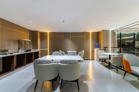 Xinyifang Hotel (Jieyang Jinxianmen) Отели рядом с достопримечательностью «Jieyang Tower»