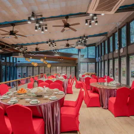 Ch'an Town Resorts