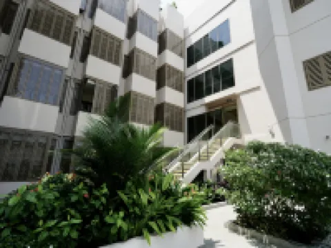 Aqueen Prestige Hotel Jalan Besar Hotels near Futsing Association Building