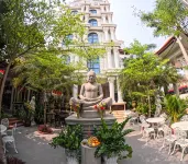 LUCKY 8 HOTEL